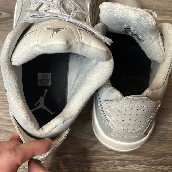 EUC Jordan Courtside shoes (men’s 10) - Picture 7 of 11